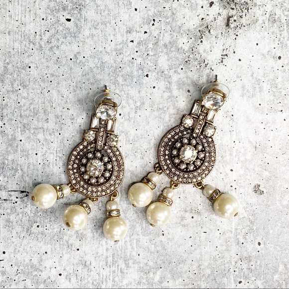 Jewelry - Vintage Drop Crystal Earrings with Pearls